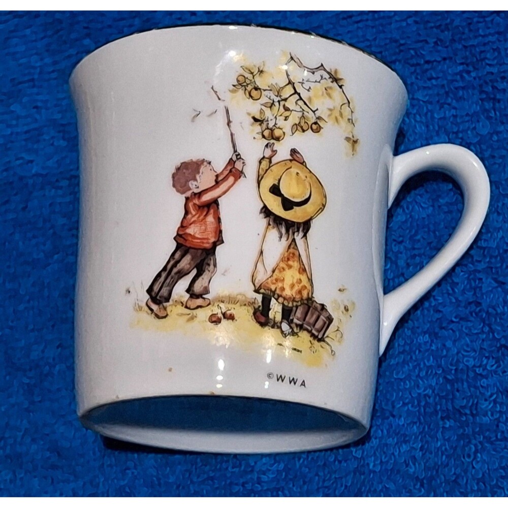 Vintage 1973 Holly Hobbie Table Talk Porcelain Child Mug Gold Rim Made in Japan